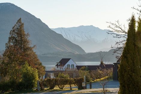 Photo of property in 201 Beacon Point Road, Wanaka, 9305