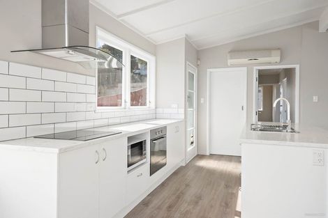 Photo of property in 11 Orton Street, Glenfield, Auckland, 0627