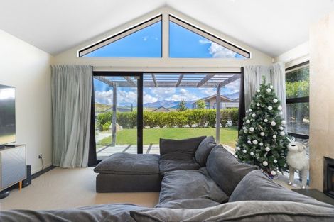 Photo of property in 4 Jackby Court, Jacks Point, Queenstown, 9371