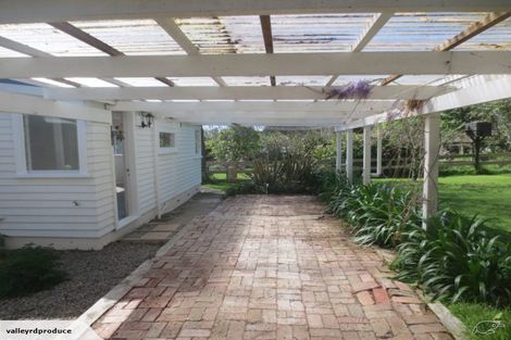 Photo of property in 106 Valley Road, Paraparaumu, 5032