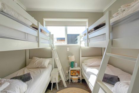 Photo of property in 5 Ross Place, Whiritoa, Whangamata, 3691