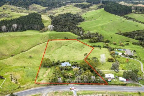 Photo of property in 100 Upper Orewa Road, Wainui, Silverdale, 0992