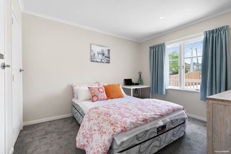 Photo of property in 6 Celsmere Lane, Te Atatu Peninsula, Auckland, 0610