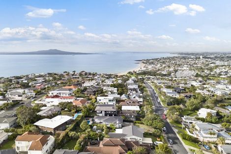 Photo of property in 55 Seaview Road, Castor Bay, Auckland, 0620