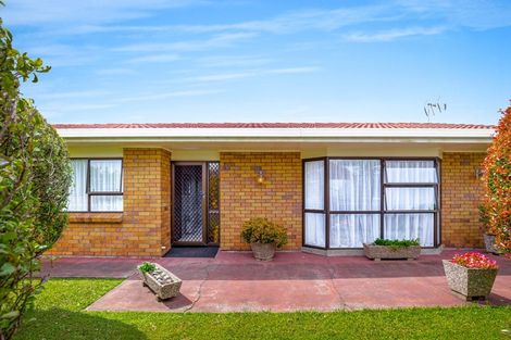 Photo of property in 8 Chablis Place, Henderson, Auckland, 0612