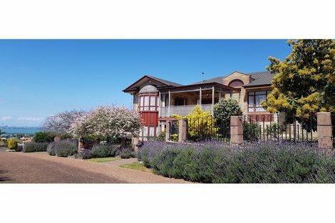 Photo of property in 54 Cherub Place, West Harbour, Auckland, 0618