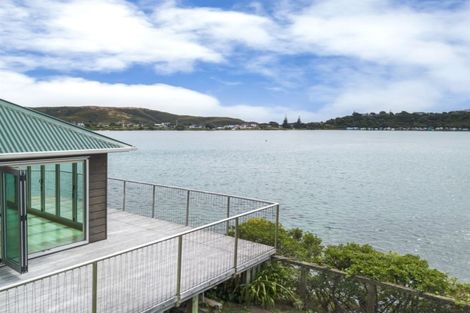 Photo of property in 10a Trevor Terrace, Paremata, Porirua, 5024