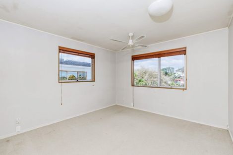 Photo of property in 33 Meadowvale Avenue, Forrest Hill, Auckland, 0620