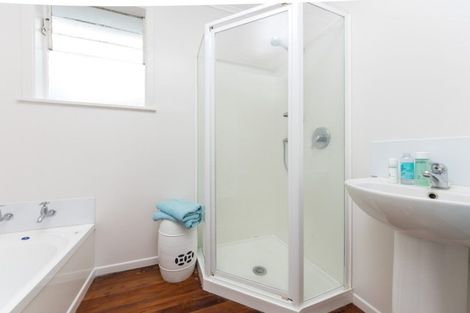 Photo of property in 10 Winifred Avenue, Bayview, Auckland, 0629