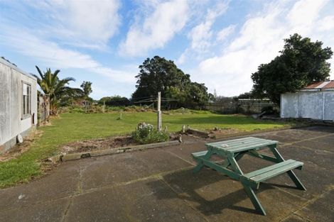 Photo of property in 192 Tasman Street, Opunake, 4616