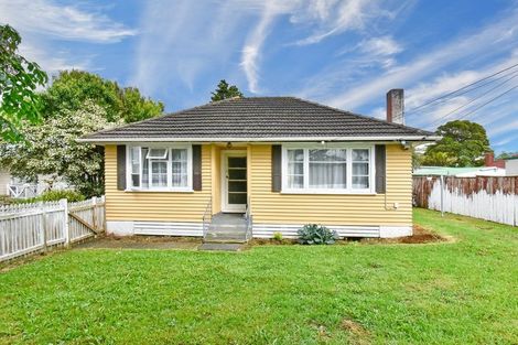 Photo of property in 60 Mckean Avenue, Manurewa, Auckland, 2102