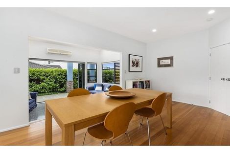 Photo of property in 17 Scarlet Oak Drive, Schnapper Rock, Auckland, 0632