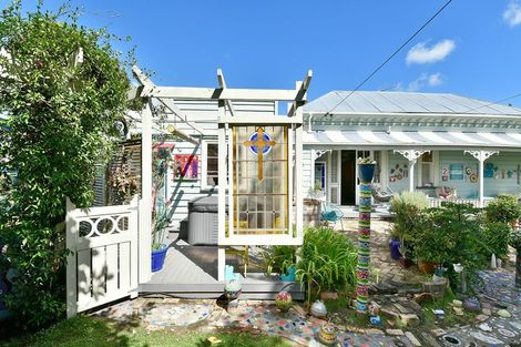 Photo of property in 2b Mcleod Street, Helensville, 0800