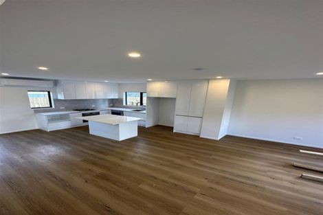 Photo of property in 40b Crestview Rise, Papakura, 2110