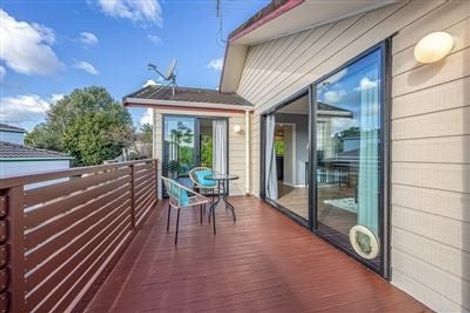 Photo of property in 11 Raphael Place, West Harbour, Auckland, 0618