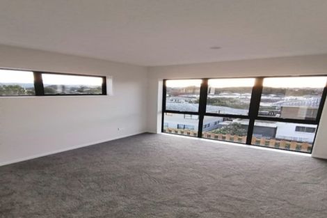 Photo of property in 117a Henderson Valley Road, Henderson, Auckland, 0612