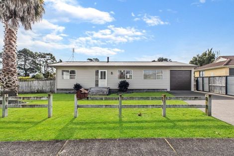 Photo of property in 14 Harbour Crest Drive, Waiuku, 2123
