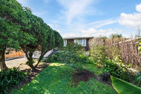 Photo of property in 3 Cobham Crescent, Kelston, Auckland, 0602