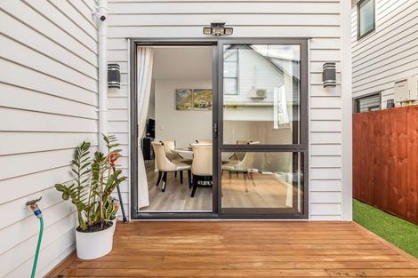 Photo of property in 6/684 Te Atatu Road, Te Atatu Peninsula, Auckland, 0610