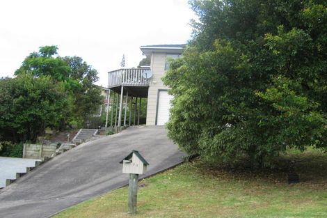 Photo of property in 17 Tesla Place, Totara Vale, Auckland, 0629