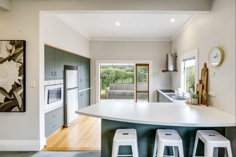 Photo of property in 11 Vigor Brown Street, Napier South, Napier, 4110