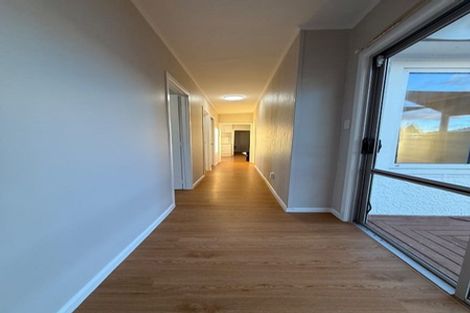 Photo of property in 5 Oak Avenue, Nawton, Hamilton, 3200