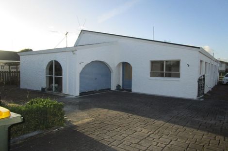 Photo of property in 2/16 Waimai Avenue, Weymouth, Auckland, 2103