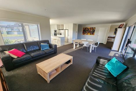 Photo of property in 15 Harding Drive, Papamoa Beach, Papamoa, 3118