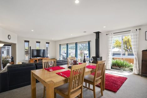 Photo of property in 2 Nautique Place, Waikawa, Picton, 7220