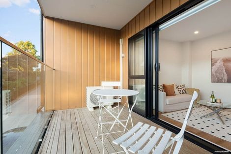 Photo of property in 11/9 Schnapper Rock Road, Greenhithe, Auckland, 0632