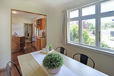 Photo of property in 6 Lansdowne Crescent, Lansdowne, Masterton, 5810