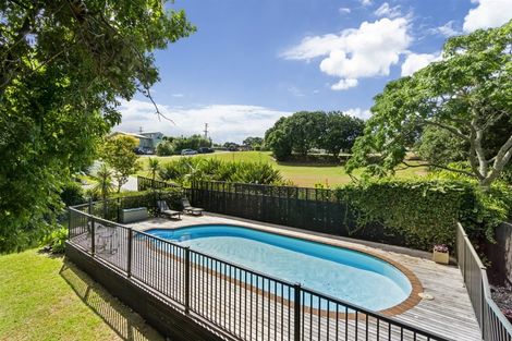 Photo of property in 16 Anakiwa Place, Milford, Auckland, 0620