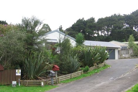 Photo of property in 180 Everglade Drive, Totara Heights, Auckland, 2105