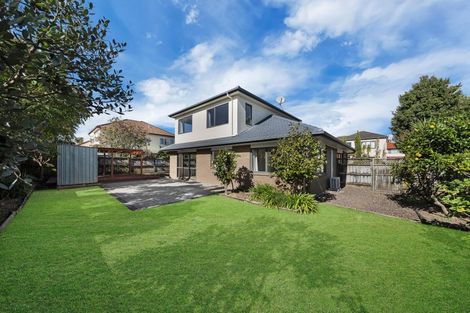 Photo of property in 26 Thornbury Crescent, East Tamaki Heights, Auckland, 2016