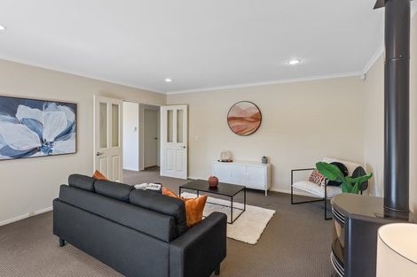Photo of property in 5 Ashleigh Way, Waikanae Beach, Waikanae, 5036