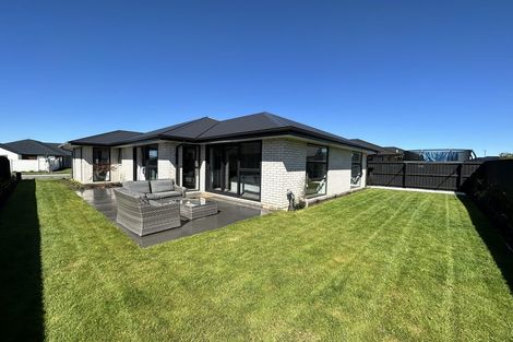 Photo of property in 9 Selfe Crescent, Burwood, Christchurch, 8083