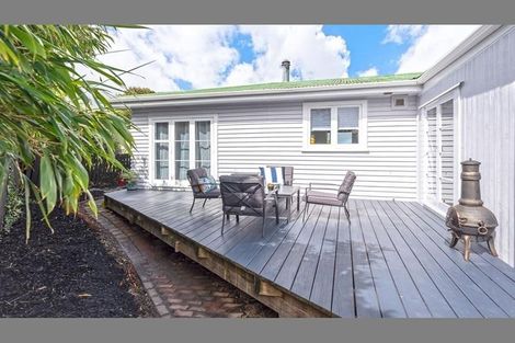 Photo of property in 23a Riserra Drive, Ranui, Auckland, 0612
