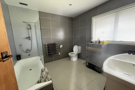 Photo of property in 1/142 Clovelly Road, Bucklands Beach, Auckland, 2012