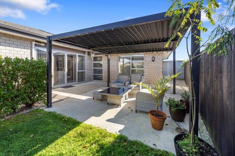 Photo of property in 32 Rainey Crescent, Papamoa Beach, Papamoa, 3118