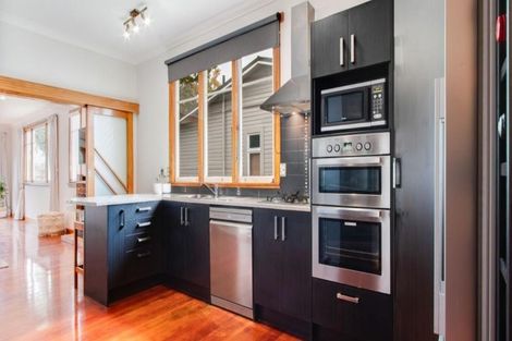 Photo of property in 215 Park Road North, Parkvale, Hastings, 4122