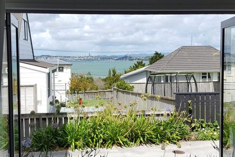 Photo of property in 2/86 Jutland Road, Hauraki, Auckland, 0622