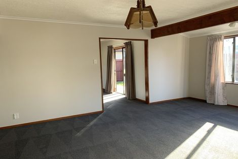 Photo of property in 52 Momorangi Crescent, Redwood, Christchurch, 8051