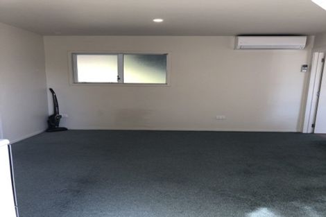 Photo of property in 903 West Coast Road, Waiatarua, Auckland, 0604