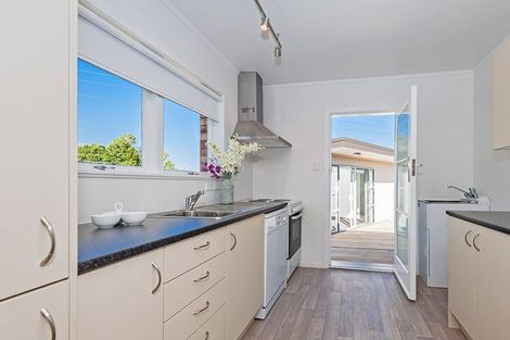 Photo of property in 2/8 Paul Place, Pakuranga, Auckland, 2010