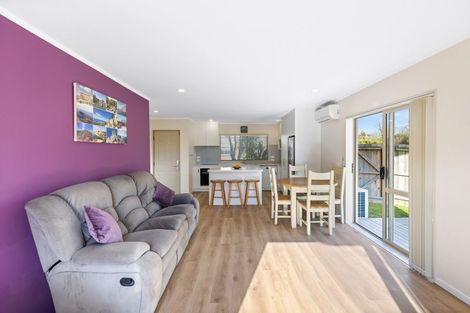 Photo of property in 2 Elwarth Way, Ranui, Auckland, 0612