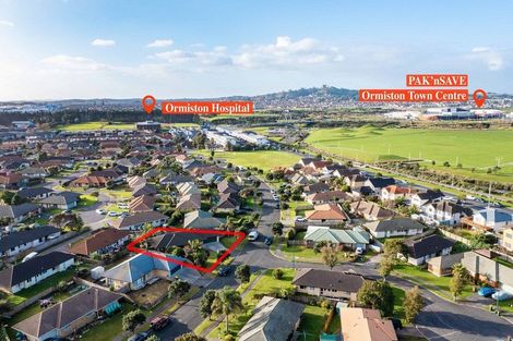 Photo of property in 8 Frank Bunce Grove, Flat Bush, Auckland, 2019