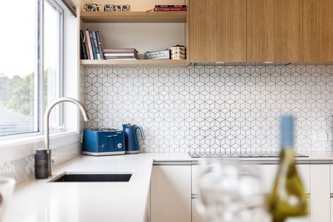 Photo of property in 118 Kahu Road, Paremata, Porirua, 5024