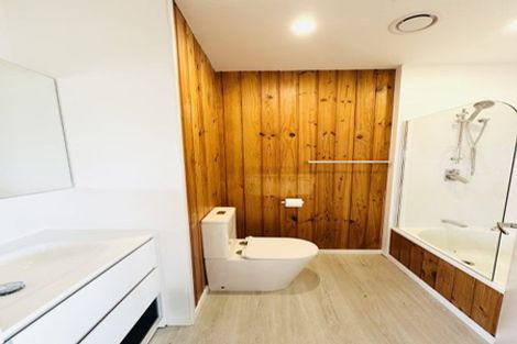 Photo of property in 1413 Whangaparaoa Road, Army Bay, Whangaparaoa, 0930