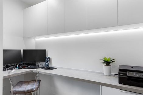 Photo of property in 242 Memorial Avenue, Burnside, Christchurch, 8053