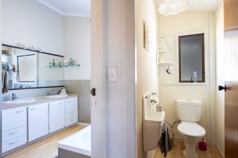 Photo of property in 30 Takiroa Street, Urenui, 4375